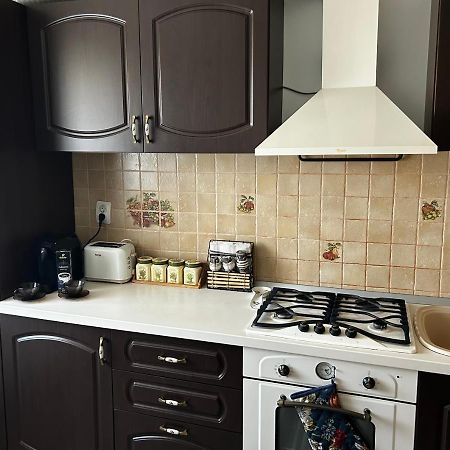 Lalelelor Apartment 수체아바 외부 사진