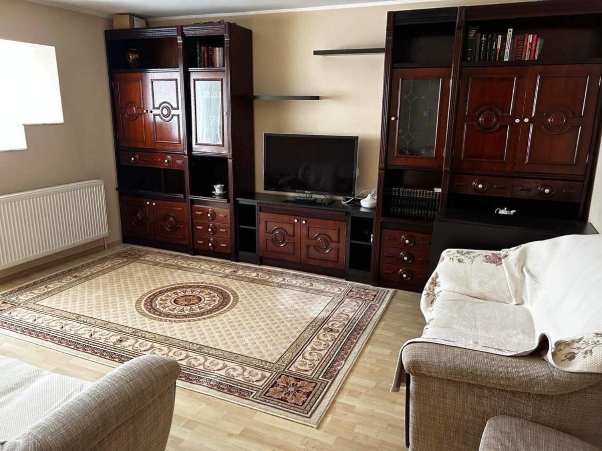 Lalelelor Apartment 수체아바 외부 사진